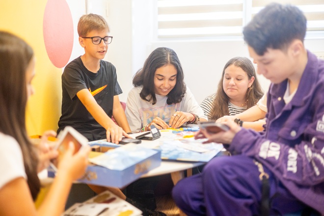 Salvati Copiii Romania deschide Centrul de Resurse Antibullying