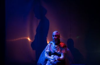 Teatrul nu are nevoie de fantome pentru a provoca fiori: Penthesilea. Un recviem” și „Fiul”, weekend-ul acesta la TGST
